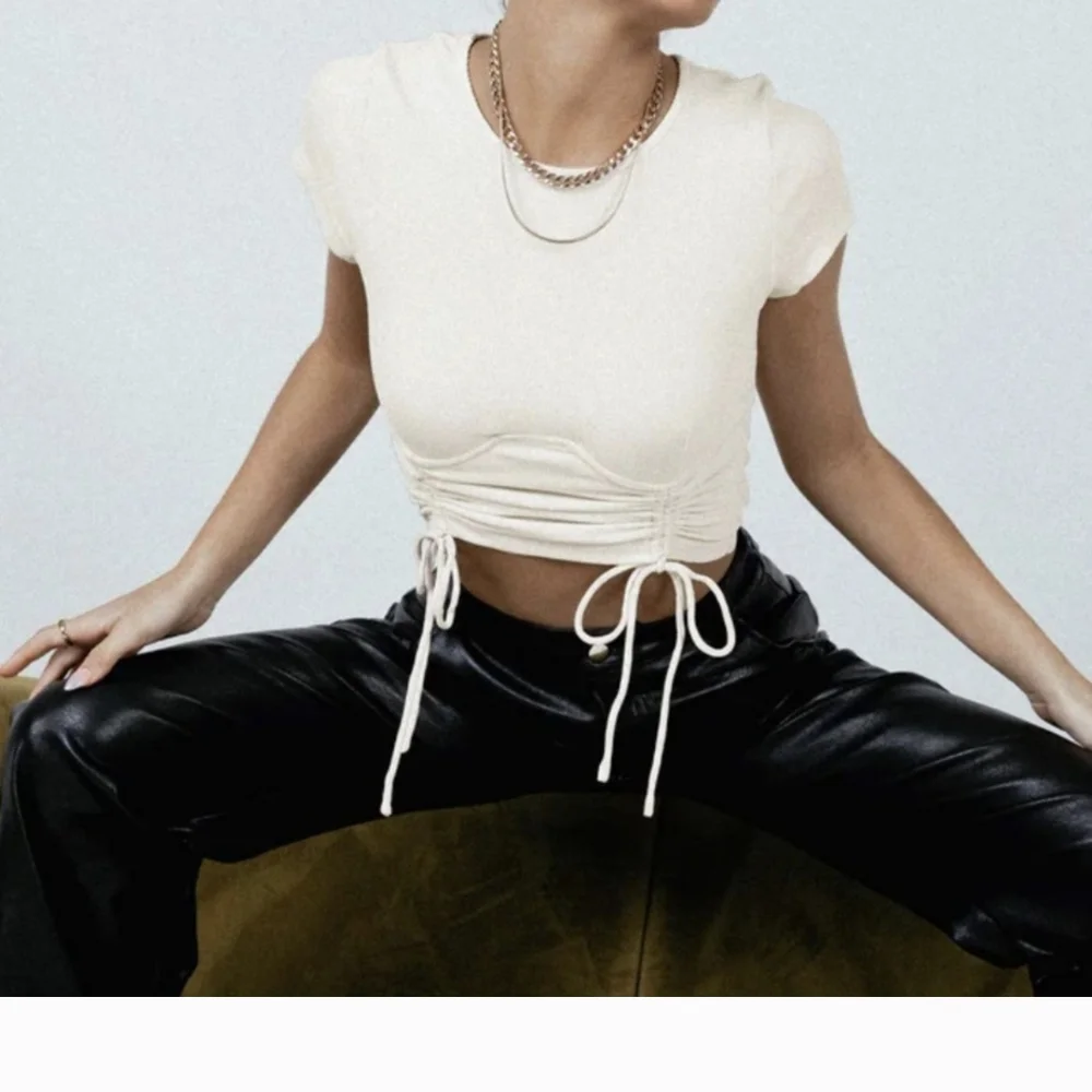 Cream Ruched Crop Top - Picture 3 of 4